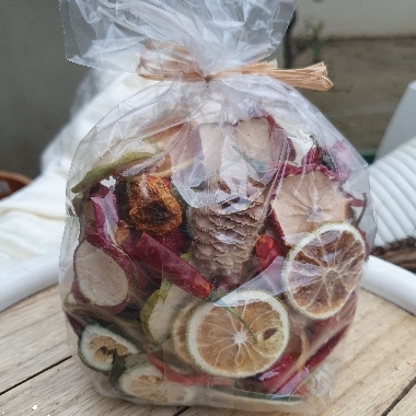 dried mixed fruit